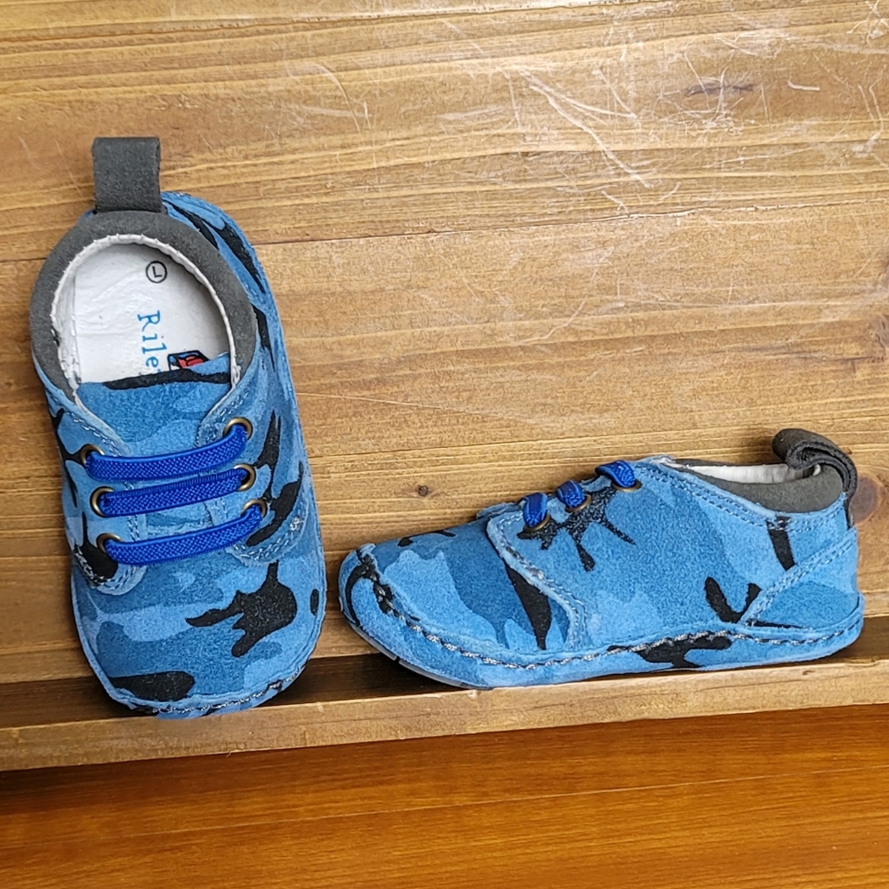 Riley Roos Camo Chukka Baby Shoes Size 18-24 Months